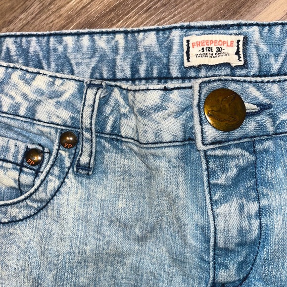 Free People Denim Shorts 30 - Picture 3 of 4